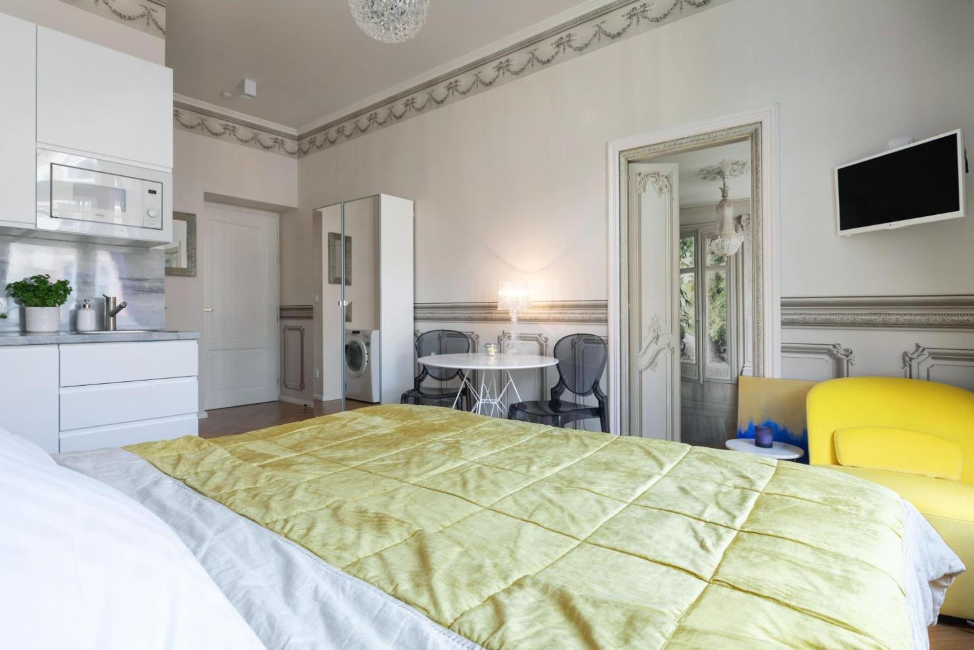 Prague Days - Sunny Riverside Apartments With Terraces ภายนอก รูปภาพ