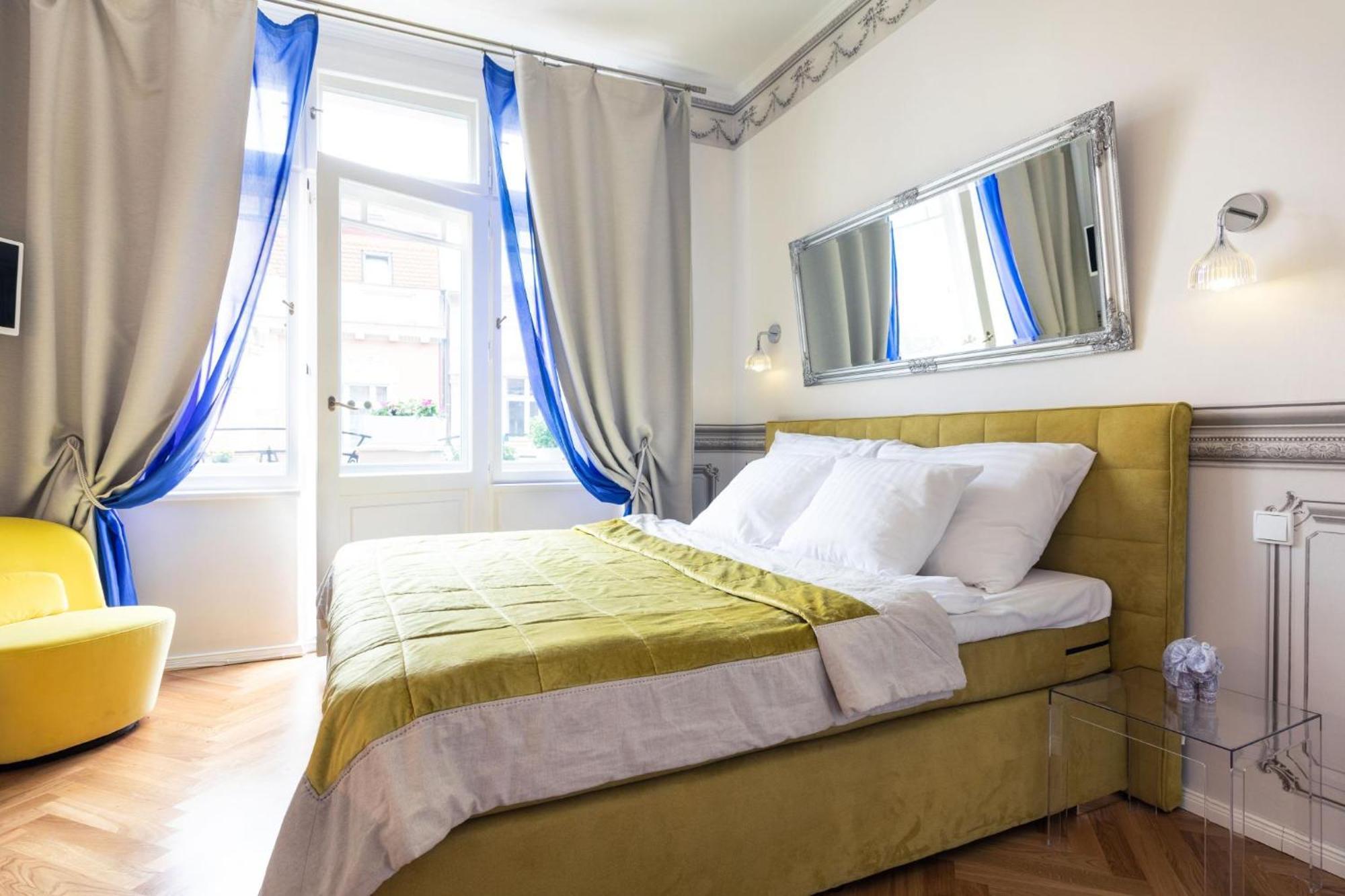 Prague Days - Sunny Riverside Apartments With Terraces ภายนอก รูปภาพ
