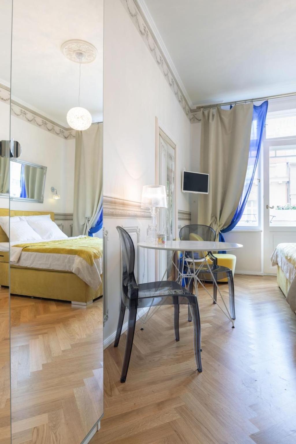 Prague Days - Sunny Riverside Apartments With Terraces ภายนอก รูปภาพ